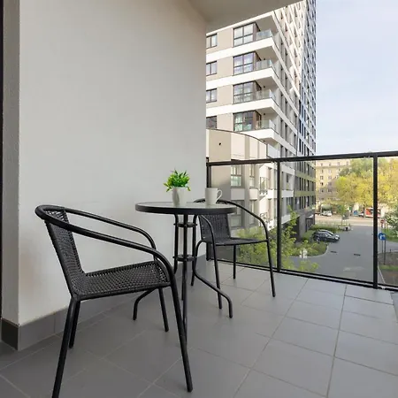 Metro Plocka Warsaw's Wola By Renters Varsovia