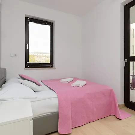 Metro Plocka Warsaw's Wola By Renters Apartamento Varsovia
