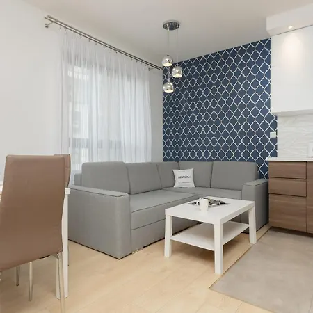 Metro Plocka Warsaw's Wola By Renters Varsovia