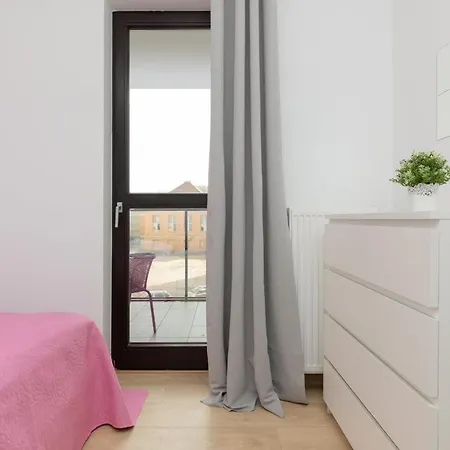 Apartamento Metro Plocka Warsaw's Wola By Renters