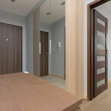 Metro Plocka Warsaw's Wola By Renters Apartamento Varsovia