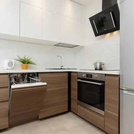 Metro Plocka Warsaw's Wola By Renters Apartamento *